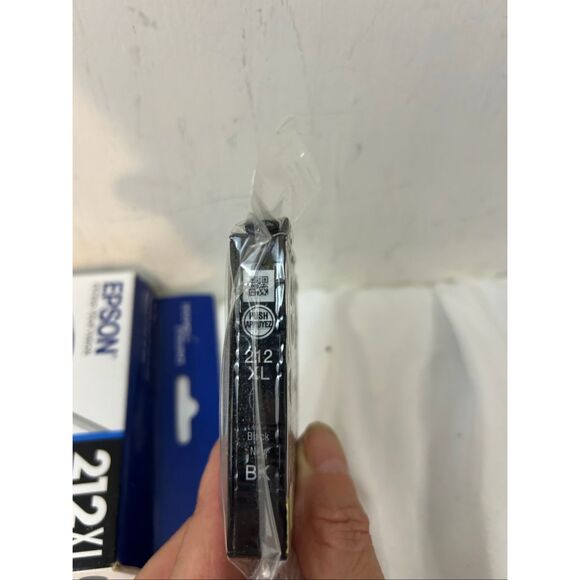 Epson 212 black color x3 boxes lot 4/2023 - Picture 3 of 8